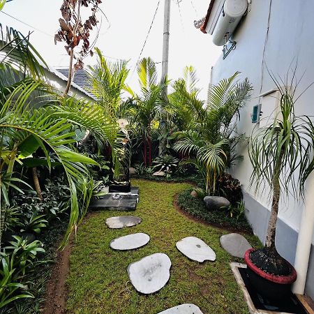 Cecillia Guesthouse Canggu Екстер'єр фото