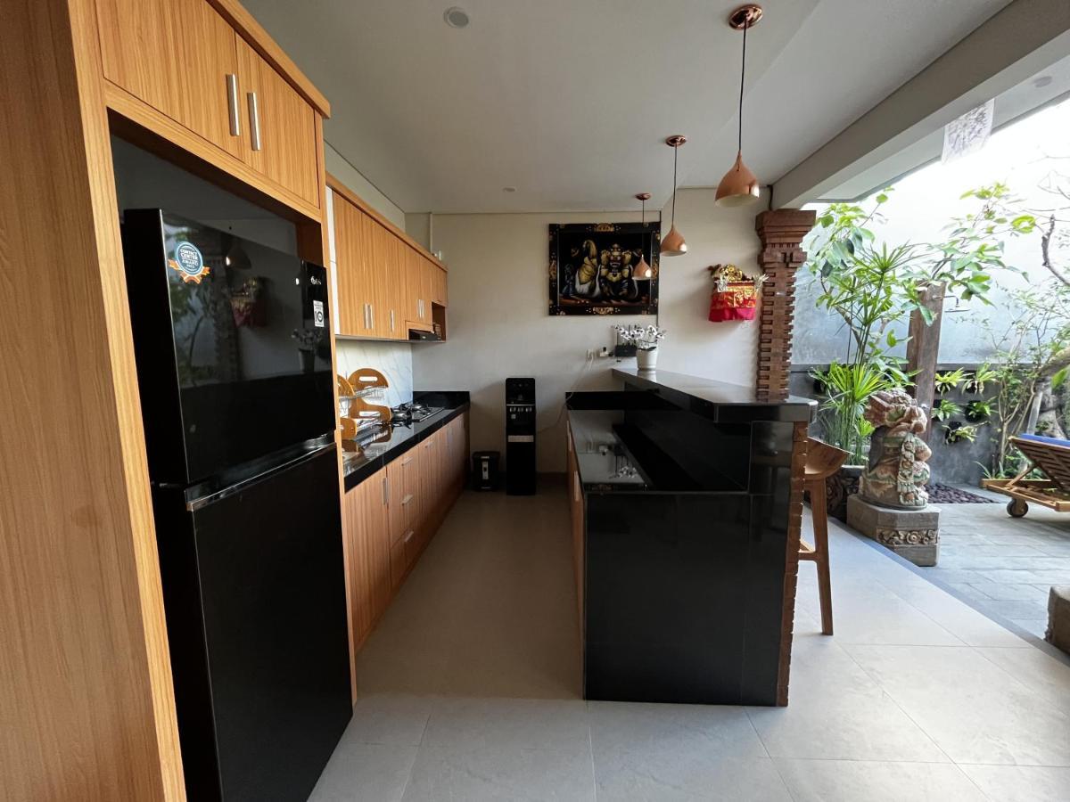Cecillia Guesthouse Canggu Екстер'єр фото