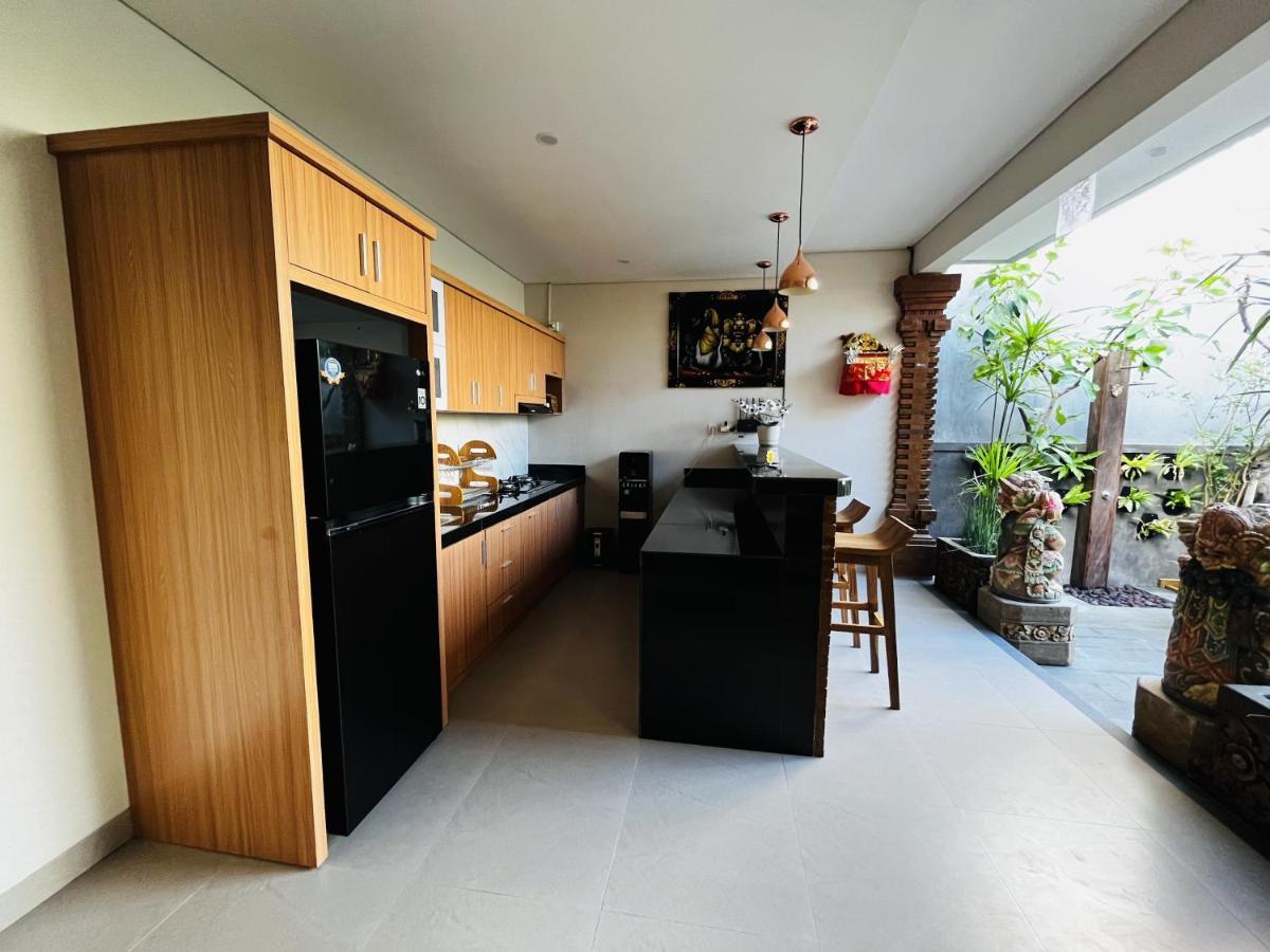 Cecillia Guesthouse Canggu Екстер'єр фото